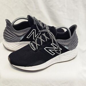 New Balance Womens Roav Fresh Foam Running Shoes Sz 10